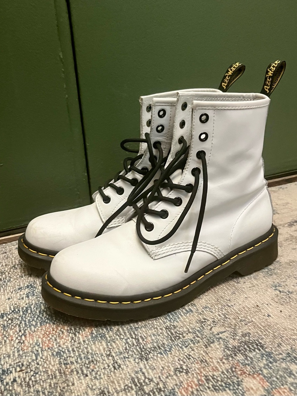 Dr. Martens size 9 White Leather Lace-Up 1460 Boots with Black Laces